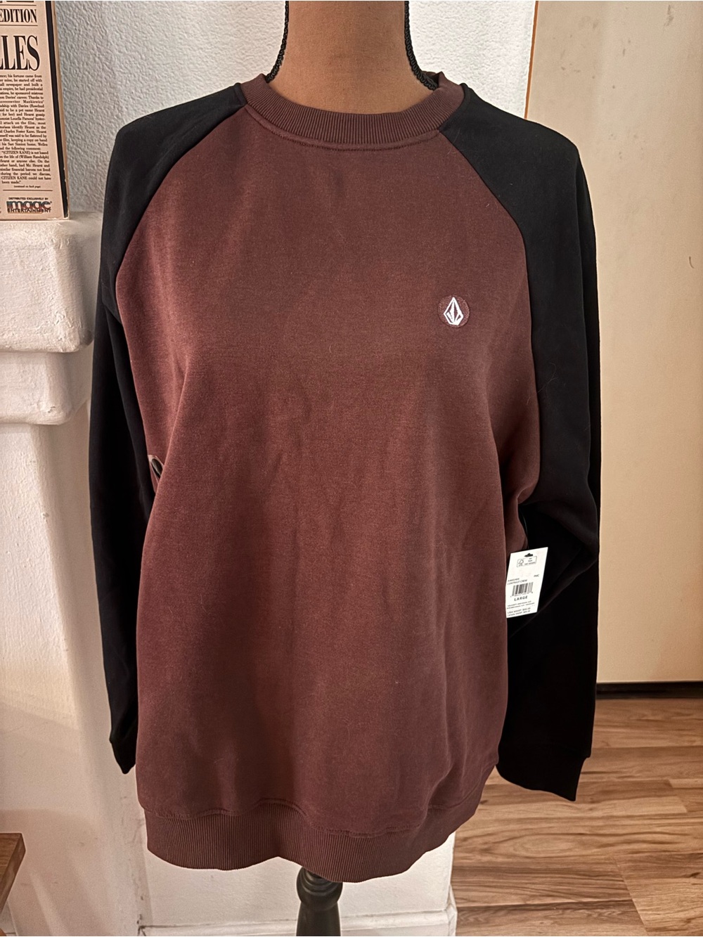 Volcom Brown & Black Raglan Pullover Sweatshirt NWT SZ L.